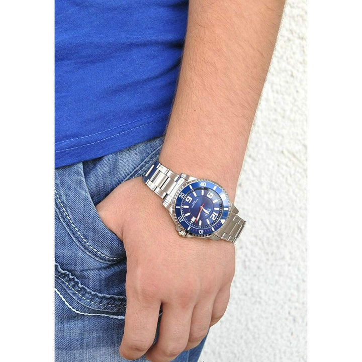 V7HE6DBD4E709634ACA3A4B85E44034D24ER6895590P5