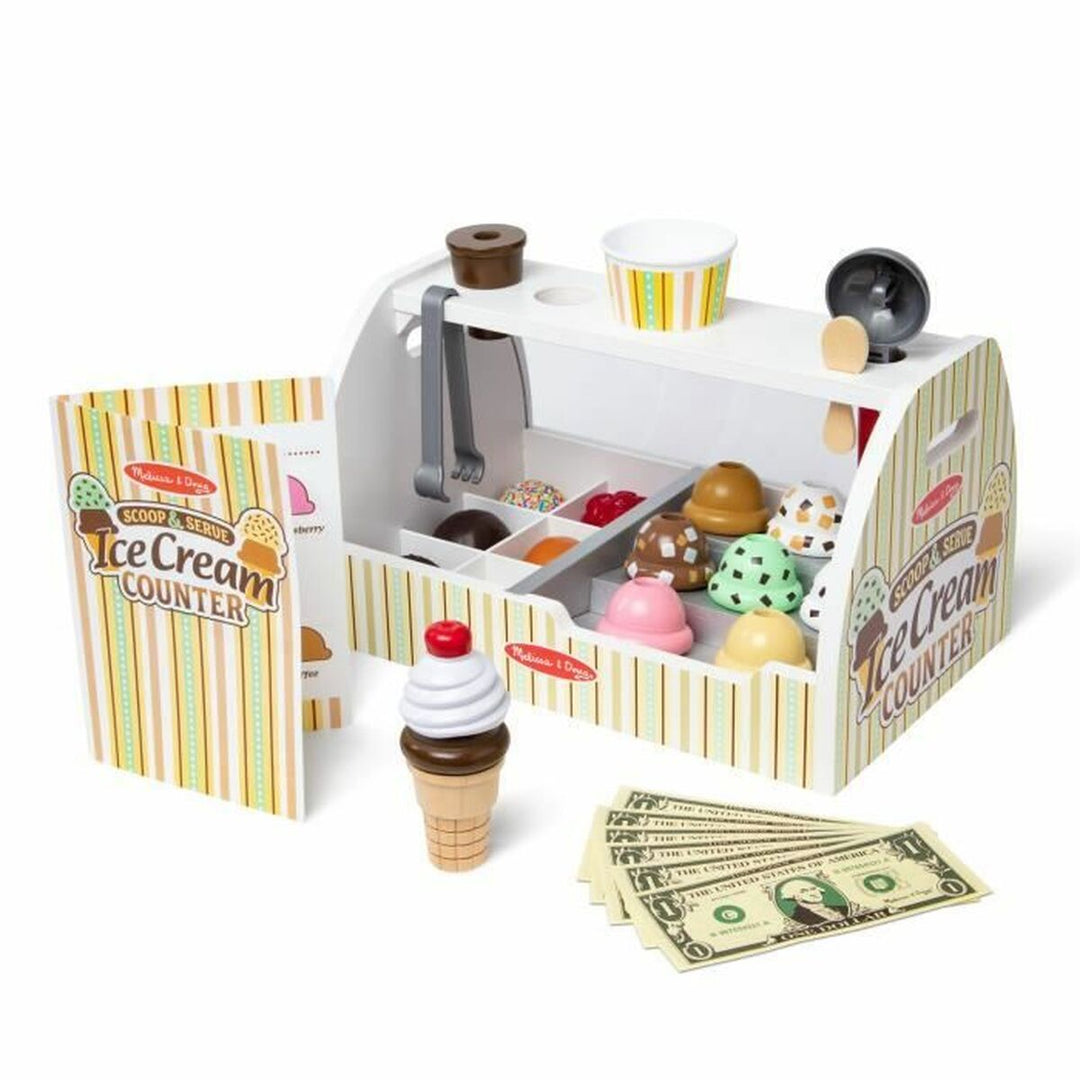 Action Figure Melissa & Doug