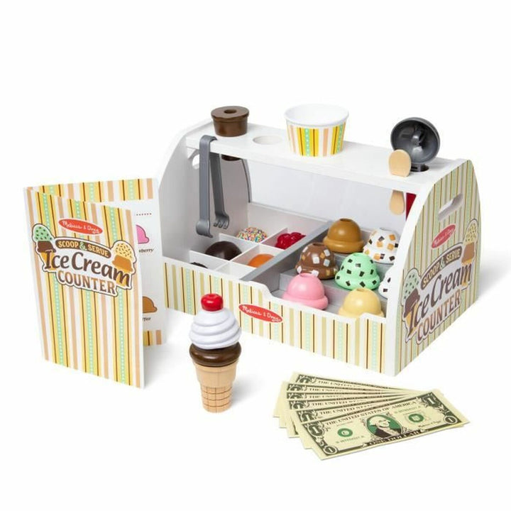 Action Figure Melissa & Doug