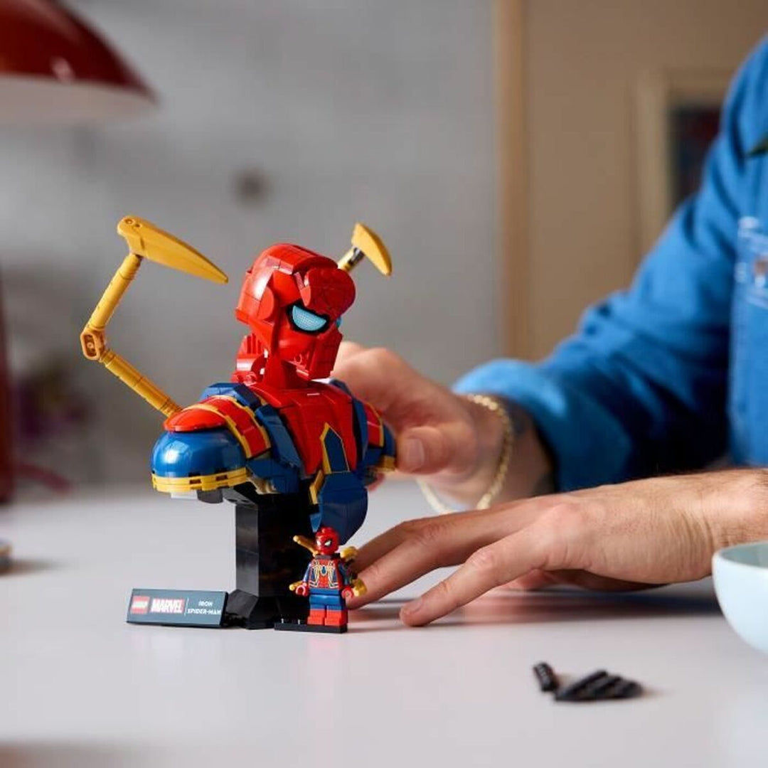 Construction set Lego 76326 Iron Spider-Man Bust 379 Pieces