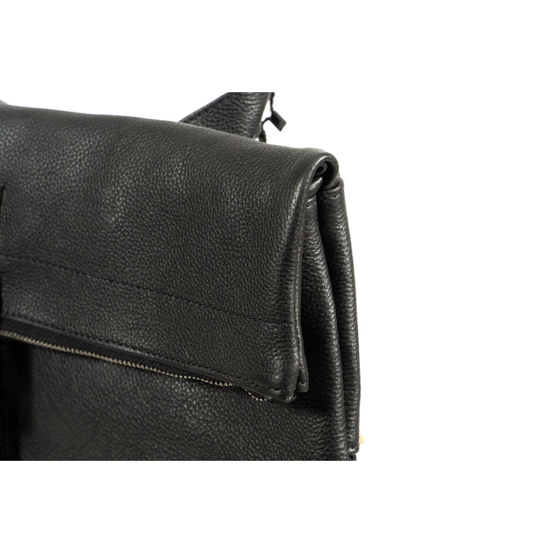 V3H8BF9217FF7B7747968BC377EE33F31E1R5658894P3